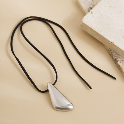 Ins Irregular Alloy Pendant Neck Chain Fashion Simple Triangle Korean Velvet Necklace