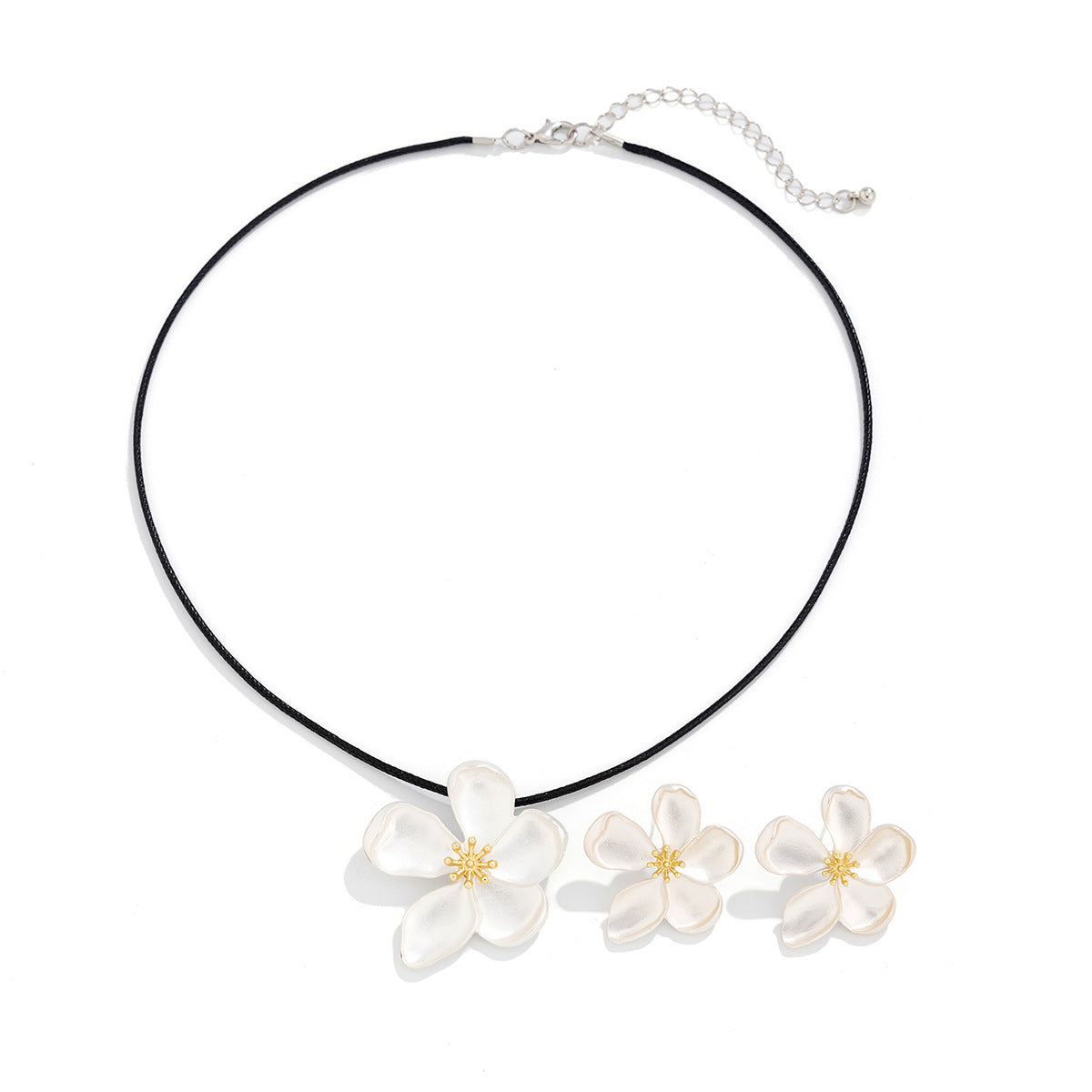 Fashion metal five petal flower pendant wrapped around neck chain, feminine necklace set